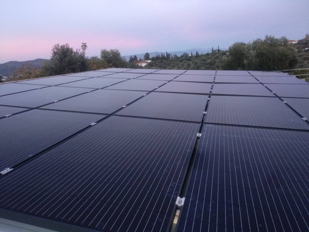 Panales fotovoltaicos sobre techo sandwich